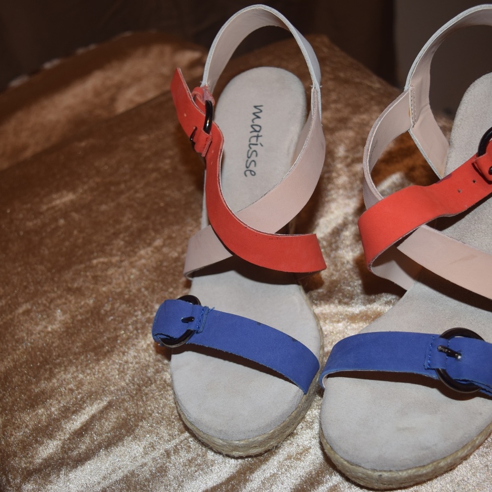 Sandals - Picture 2 of 3